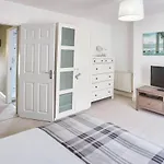 Host & Stay - Elysium House