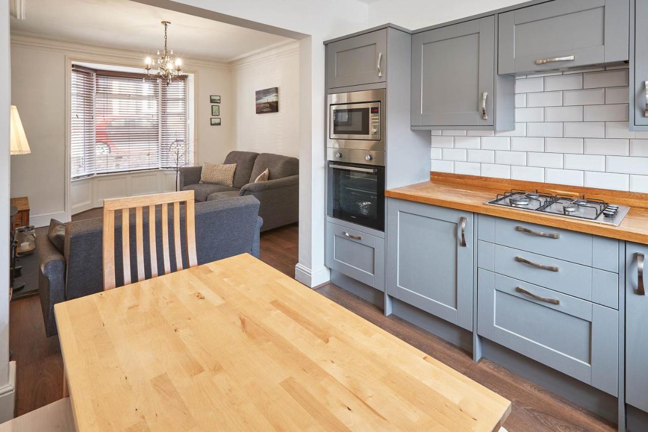 Host & - Elysium House Holiday home