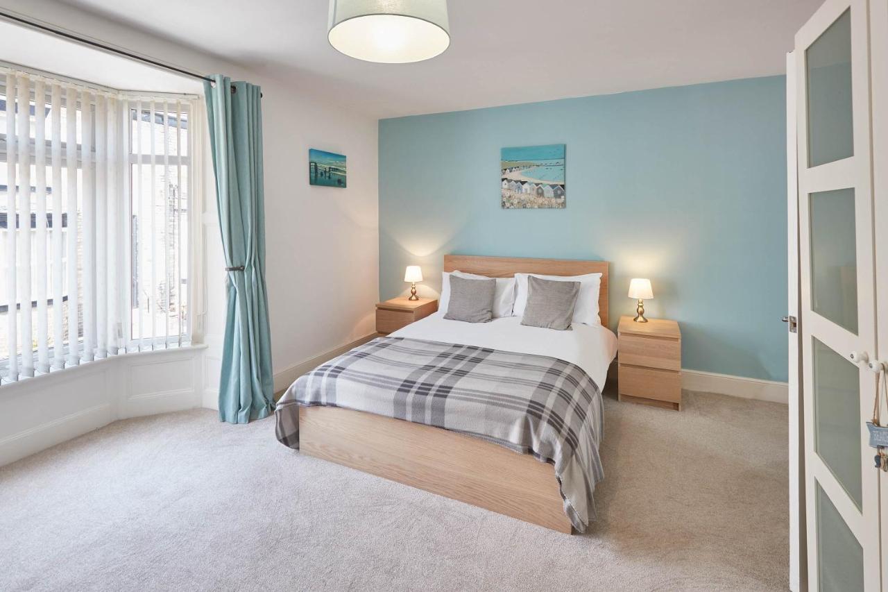 Host & - Elysium House Holiday home